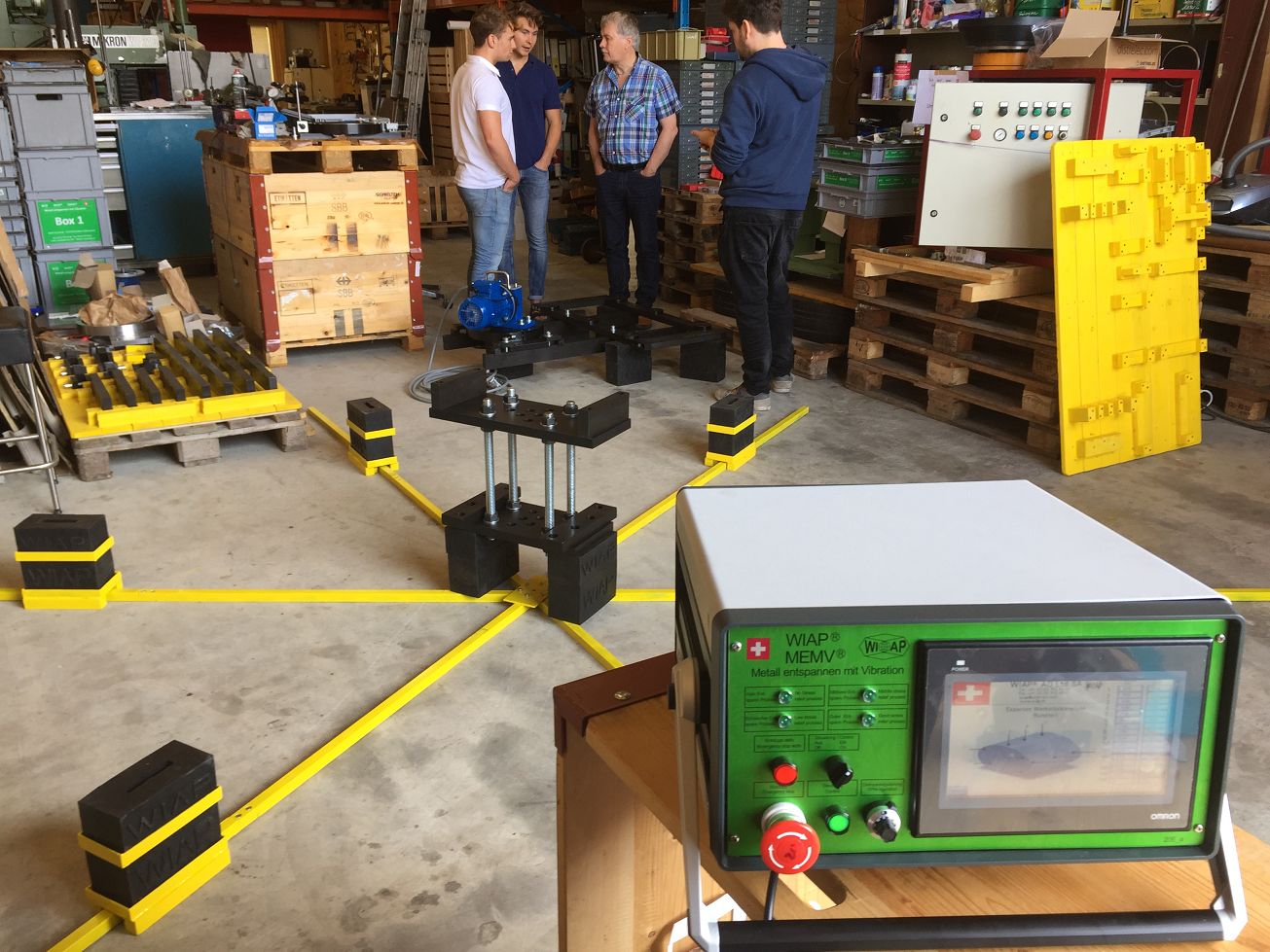 Fotogalerie Liefersortiment, Aufspannungen, Ruetteln, Spannungsarmgluehen,  Metall entspannen mit Vibration, WIAP MEMV, VSR